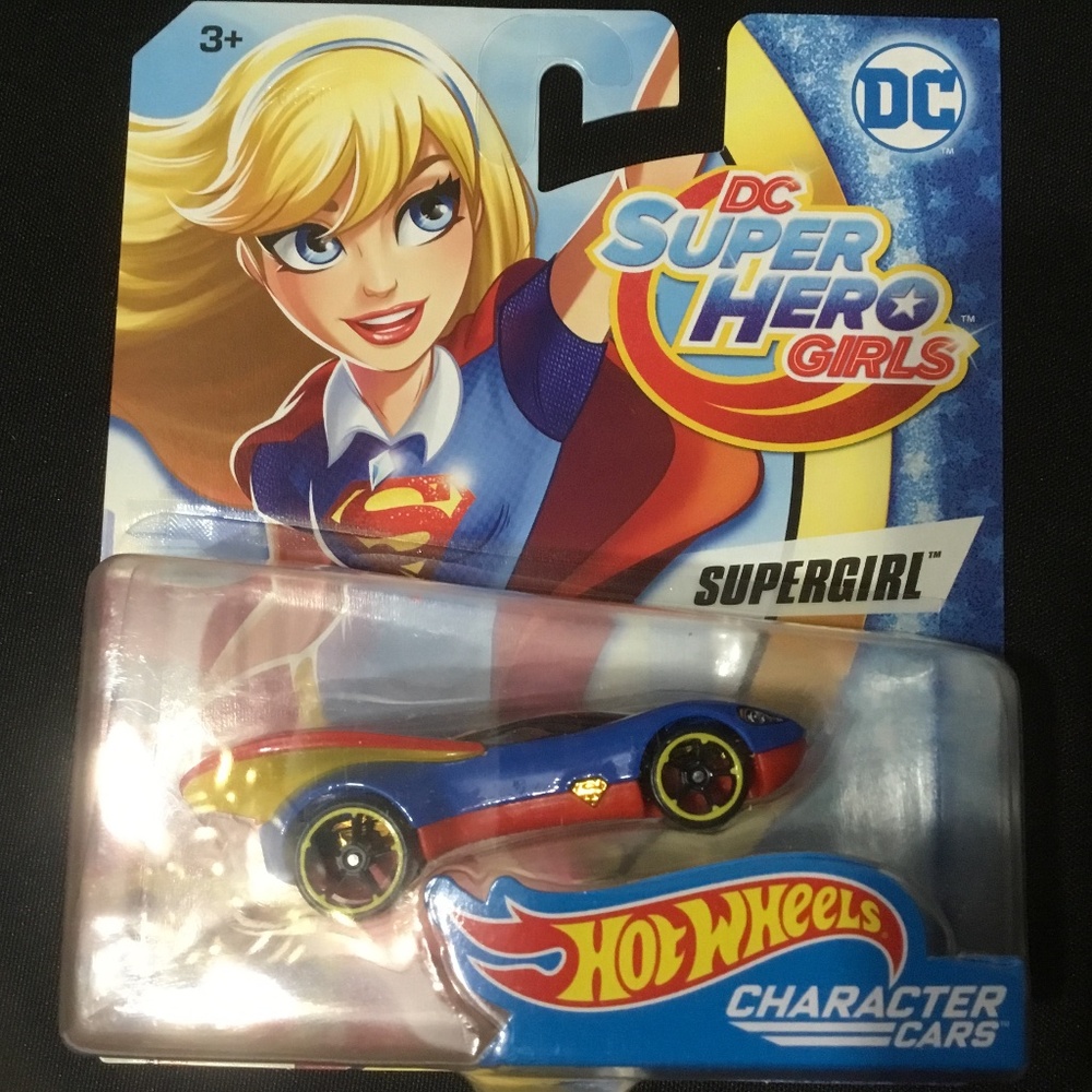 SUPERGIRL - DC Super Hero Girls